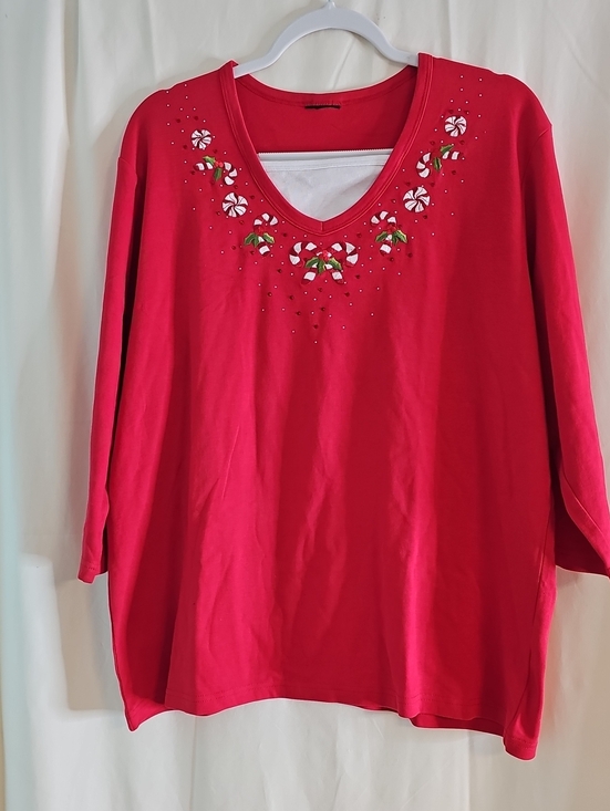 Tops - Women’s Embellished V-Neck Red Holiday Top